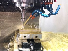 精密部品のCNC加工